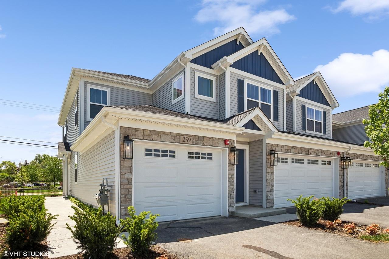 329 Masters Dr., Addison, IL 60101