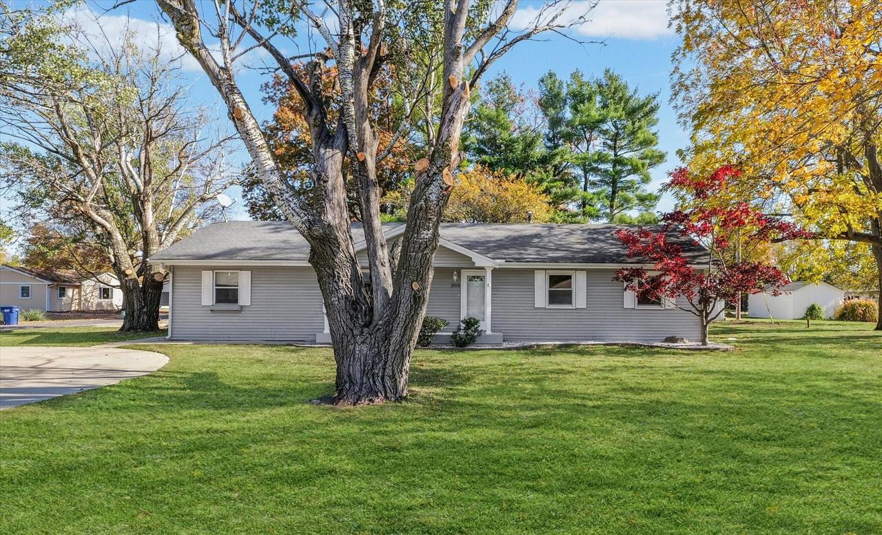 305 S East St., Mansfield, IL 61854