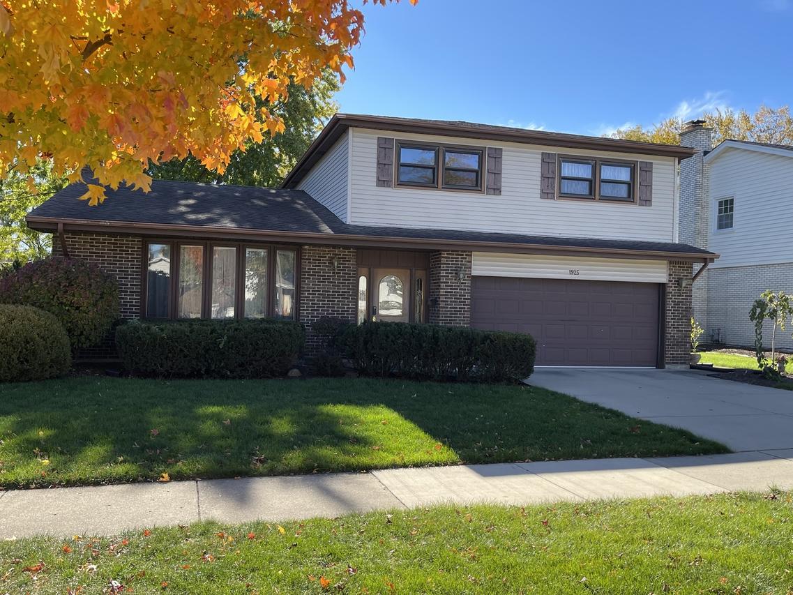 1925 E Waverly Ln., Arlington Heights, IL 60004