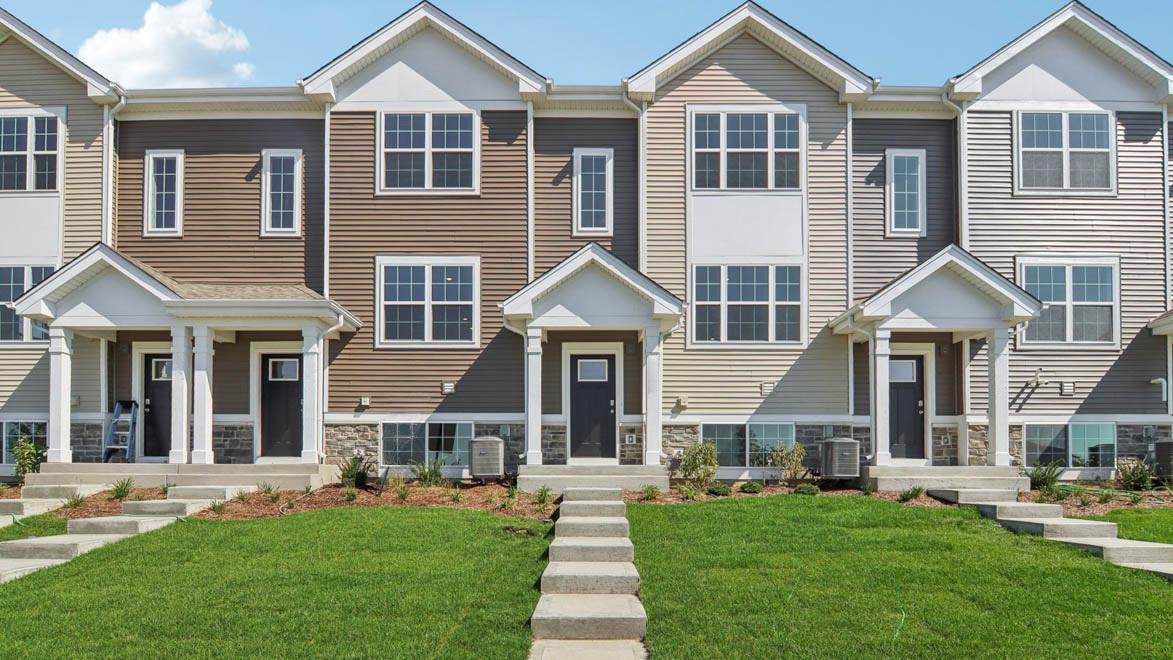 1415 Oakfield Ln., Pingree Grove, IL 60140