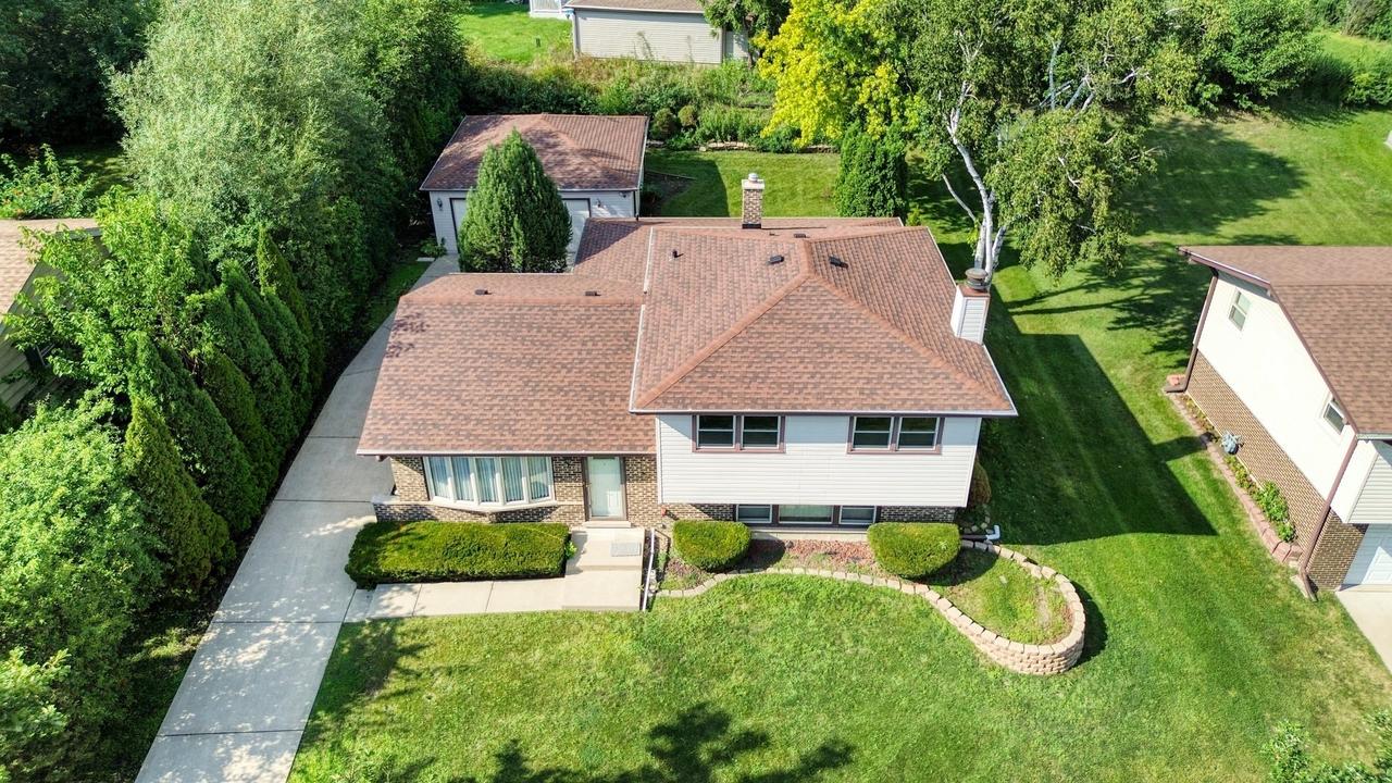 722 Merlin Dr., Schaumburg, IL 60193