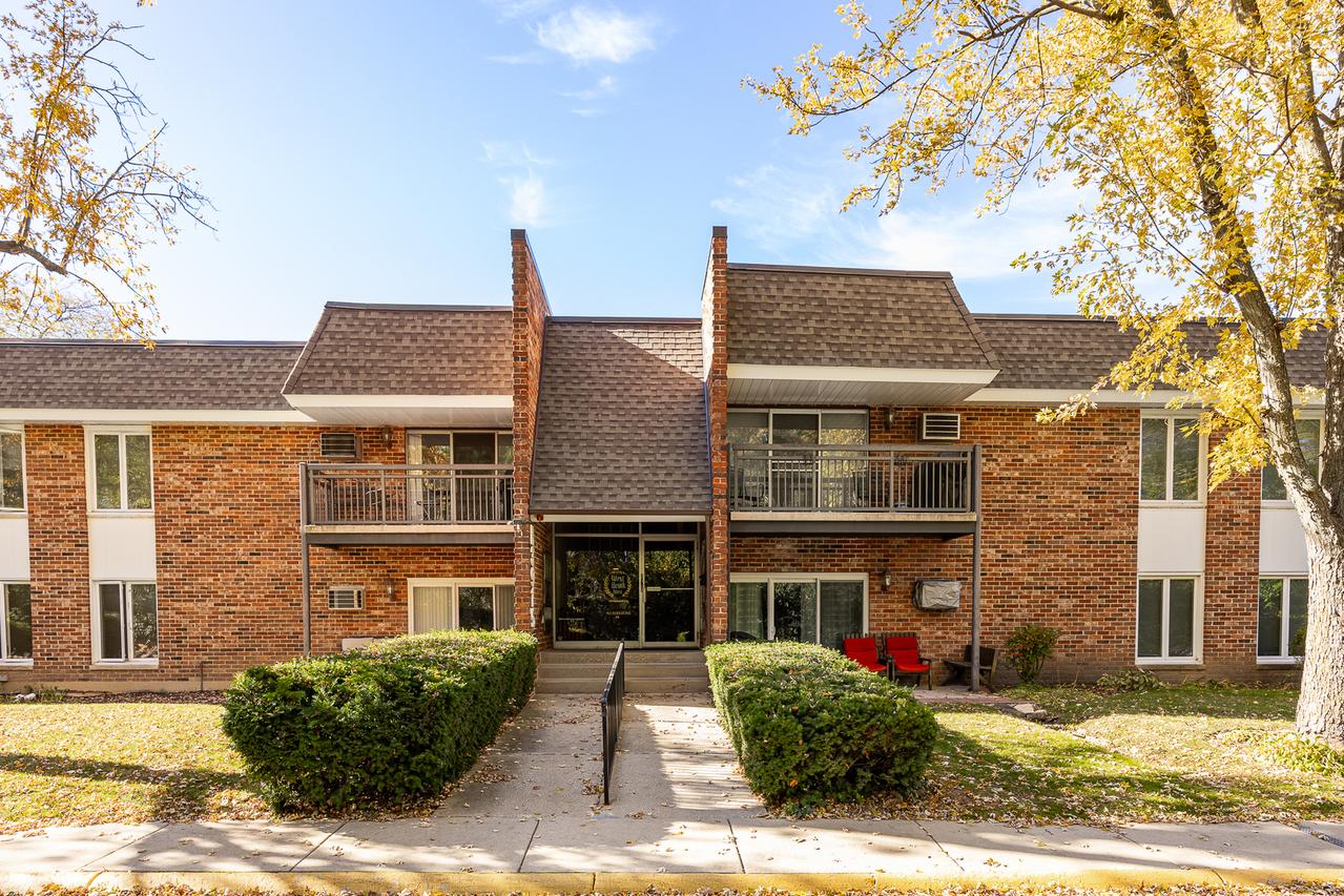 3915 Saratoga Ave. #H214, Downers Grove, IL 60515