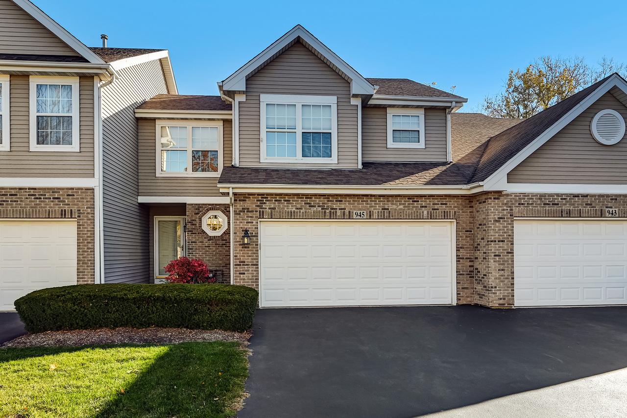 945 Willow St., Itasca, IL 60143