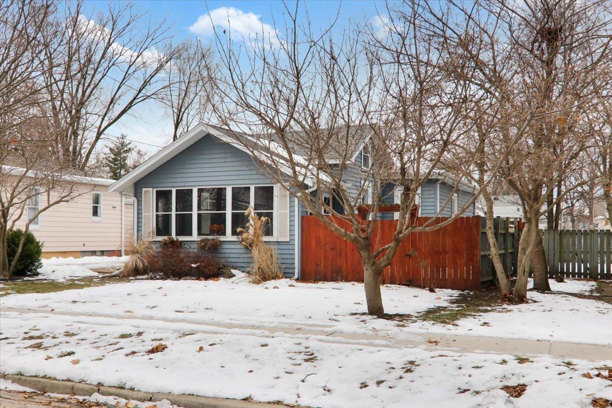 1212 N Madison St., Bloomington, IL 61701