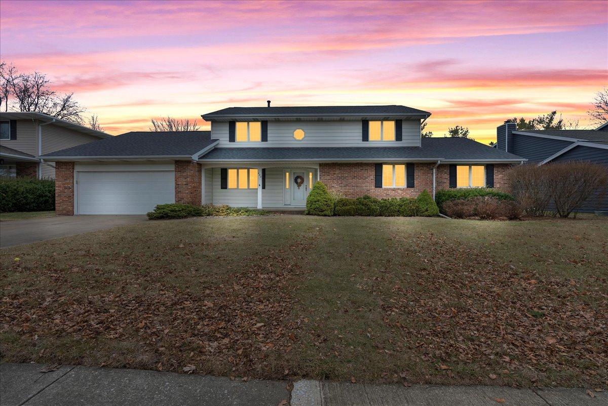 404 Chelsea Dr., Bloomington, IL 61704