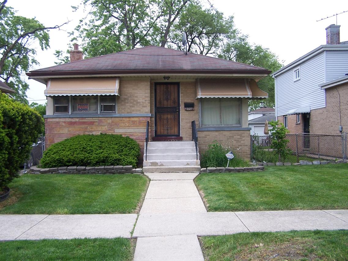 1924 S 15th Ave., Broadview, IL 60155