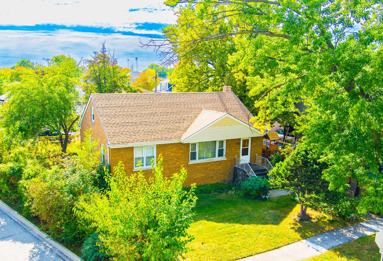 7635 W 65th Pl., Bedford Park, IL 60501