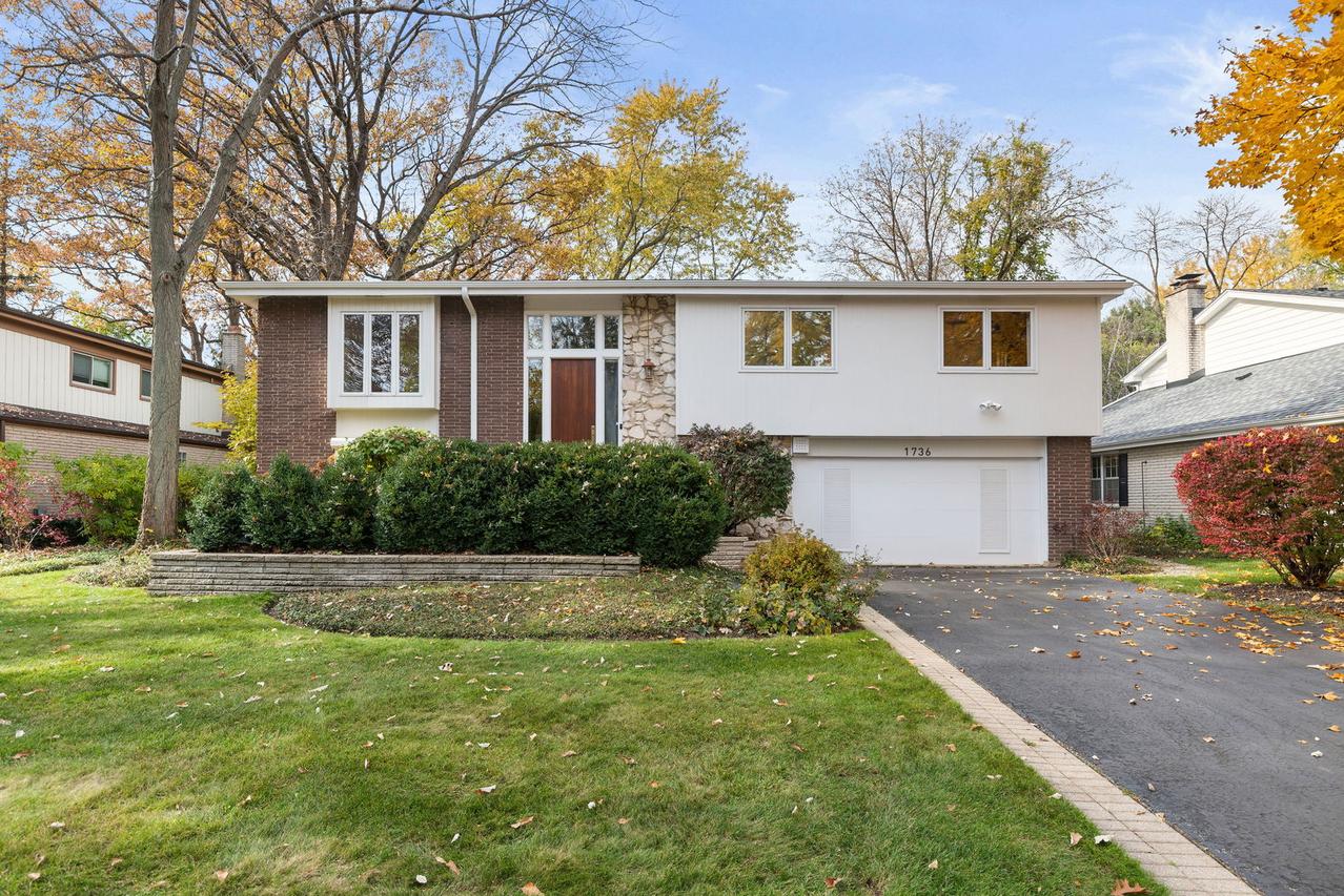 1736 Cavell Ave., Highland Park, IL 60035