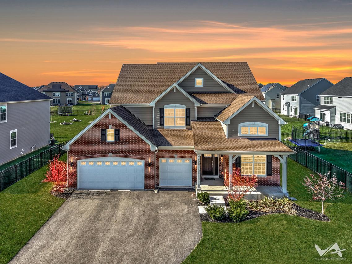 1828 Coralito Ln., Elgin, IL 60124