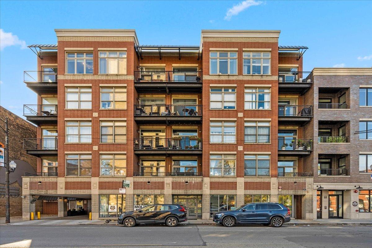 3260 N Clark St. #501, Chicago, IL 60657