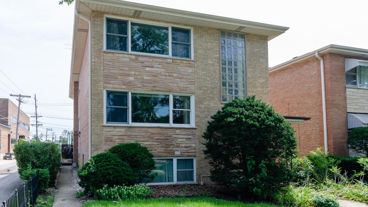 1215 Balmoral Ave., Westchester, IL 60154