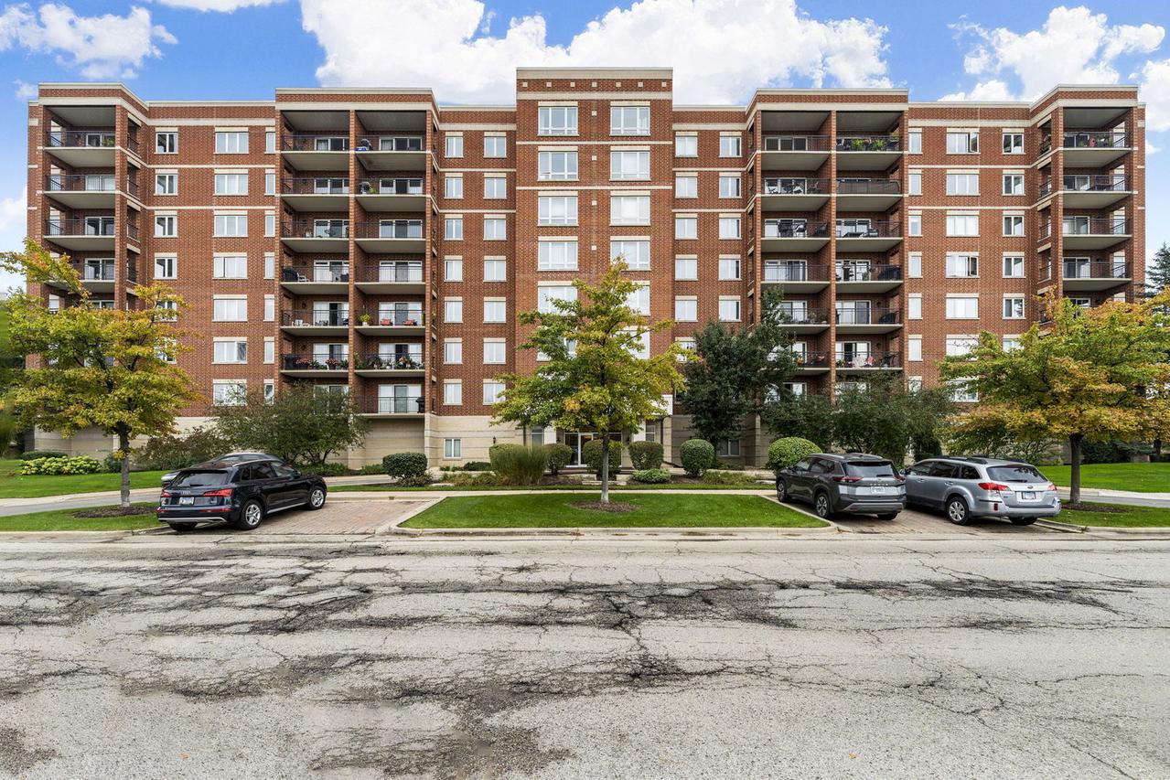 5555 N Cumberland Ave. #509, Chicago, IL 60656