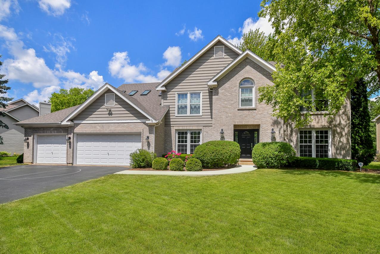 1687 Sauk Dr., Batavia, IL 60510