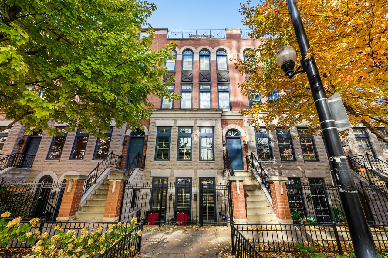 363 W Superior St. #A, Chicago, IL 60654