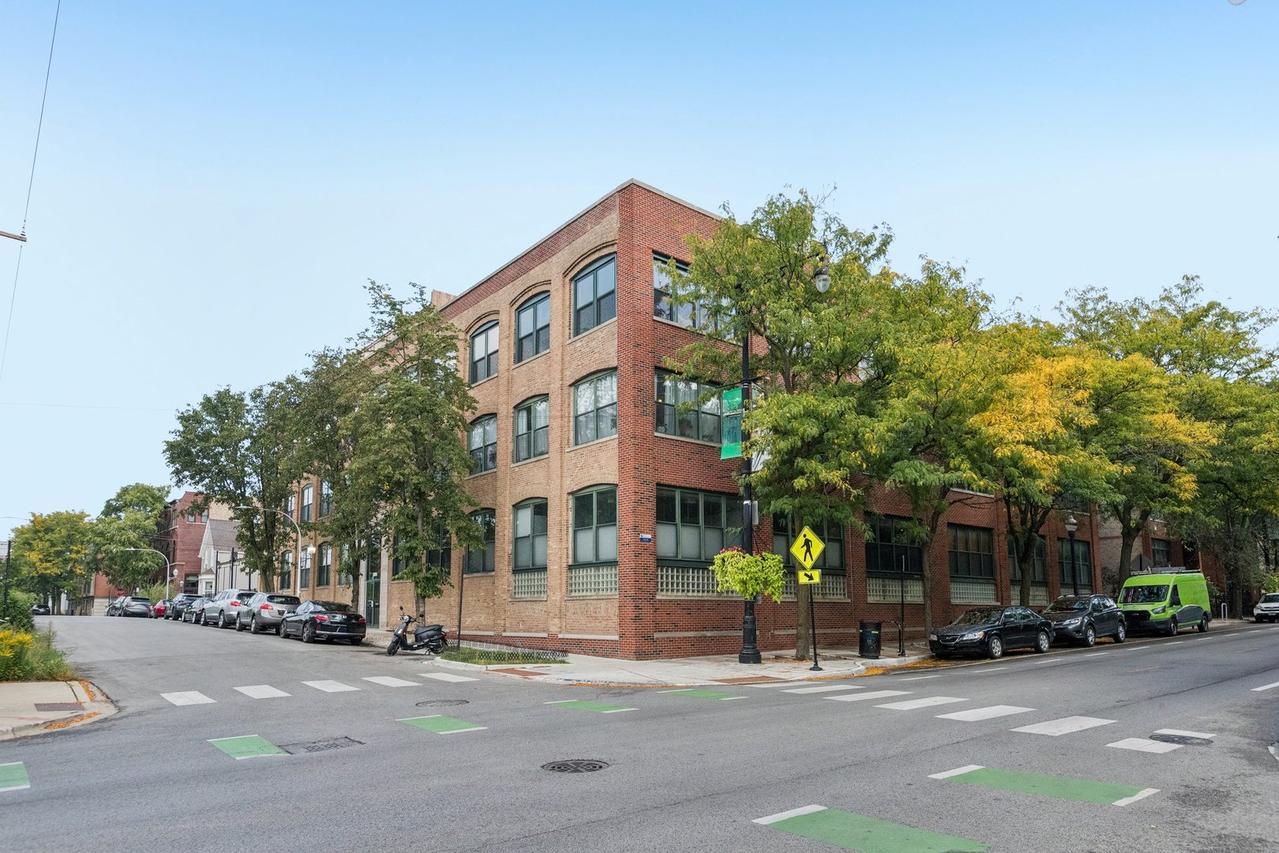 3201 N Ravenswood Ave. #301, Chicago, IL 60657