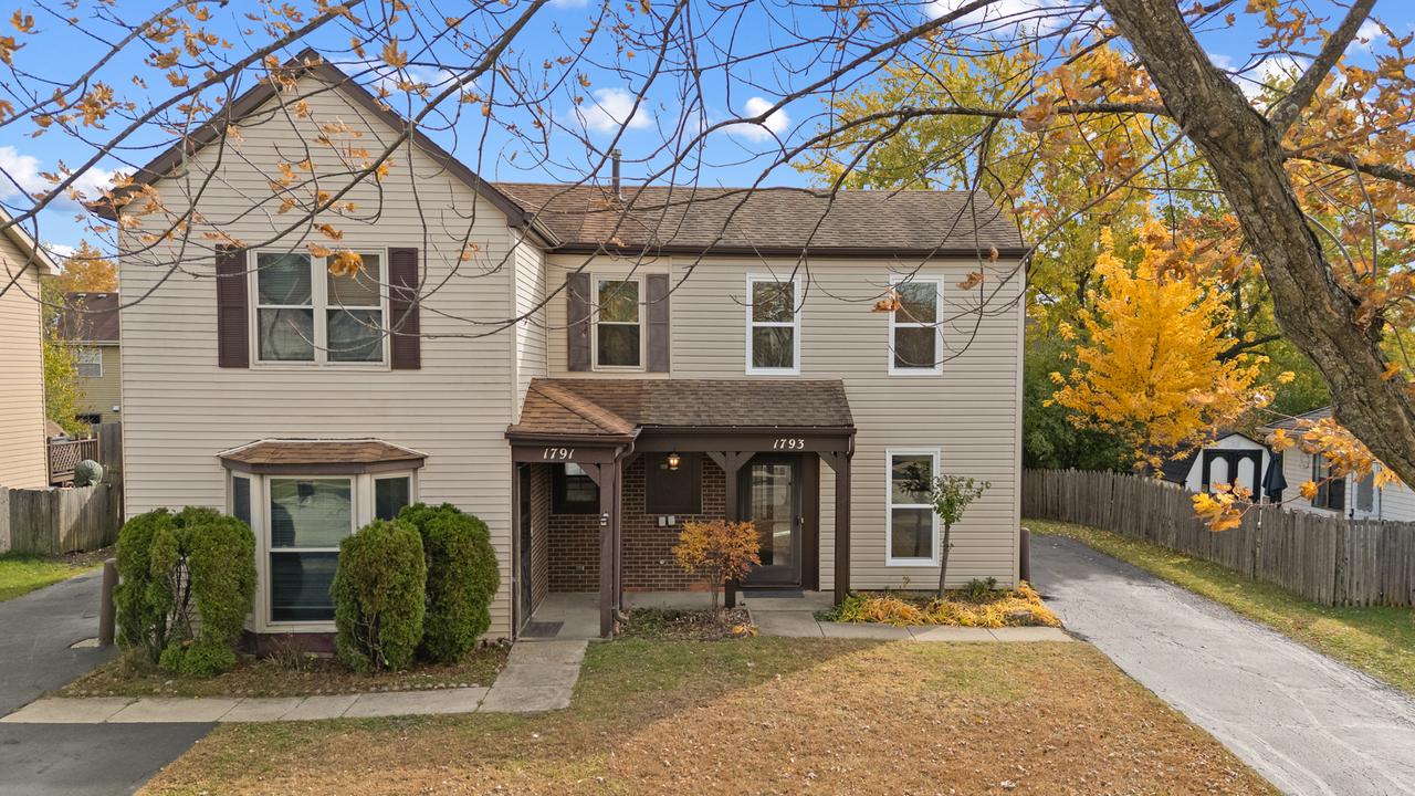 1793 Mccormick Ln., Hanover Park, IL 60133