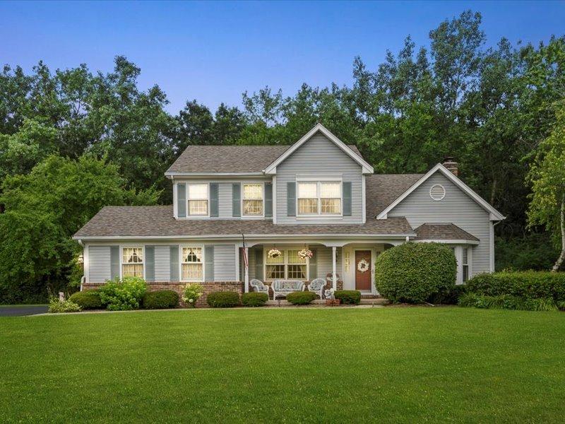 1625 Churchill Ct., Libertyville, IL 60048