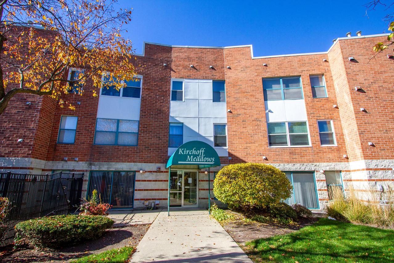 3265 Kirchoff Rd. #223, Rolling Meadows, IL 60008