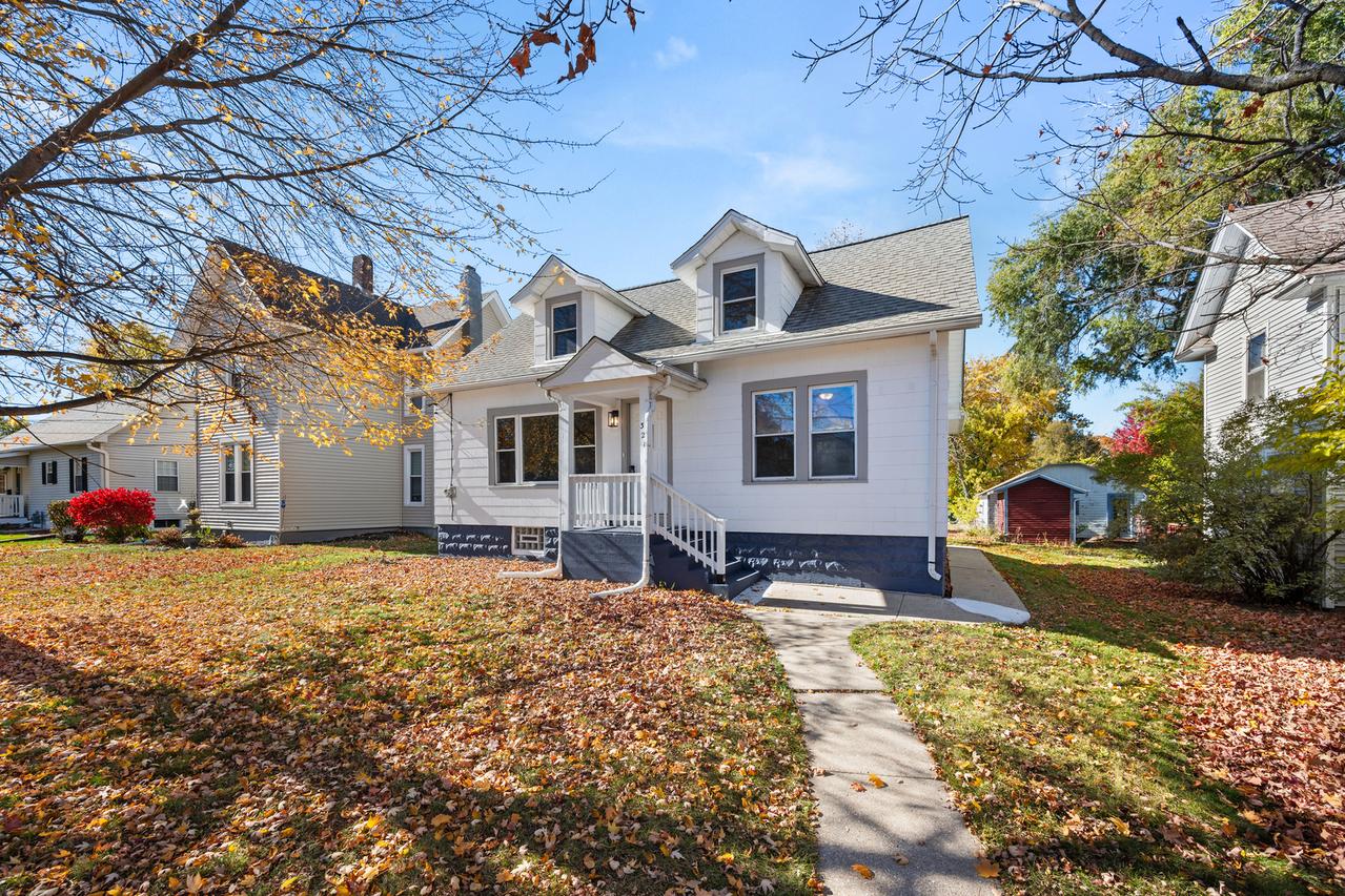 321 N Locust St., Sycamore, IL 60178