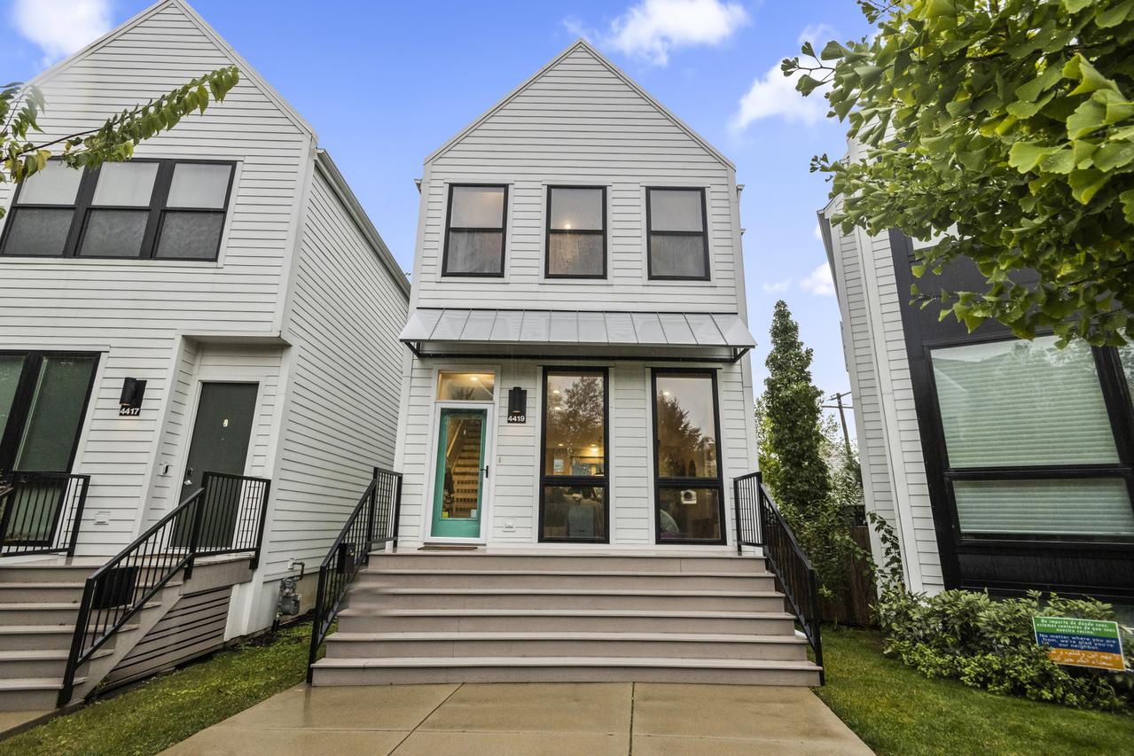 4419 W Waveland Ave., Chicago, IL 60641