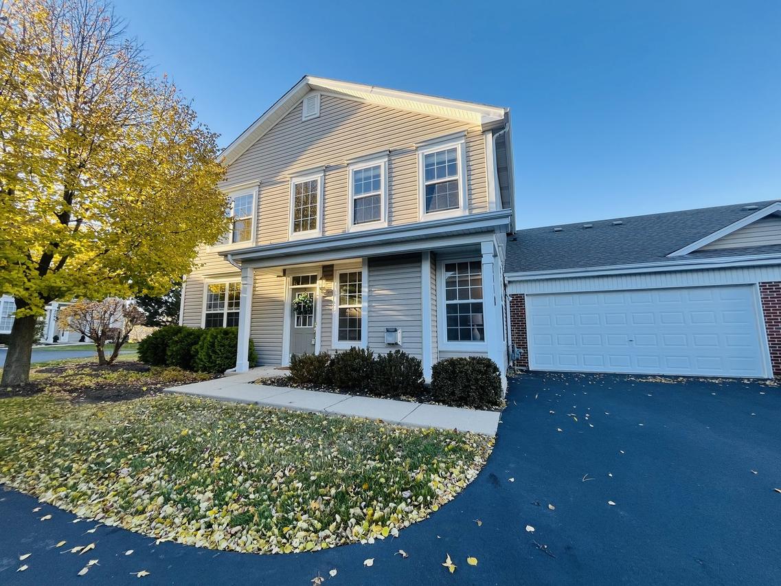 205 Belle Vue Ct. #B, Sugar Grove, IL 60554