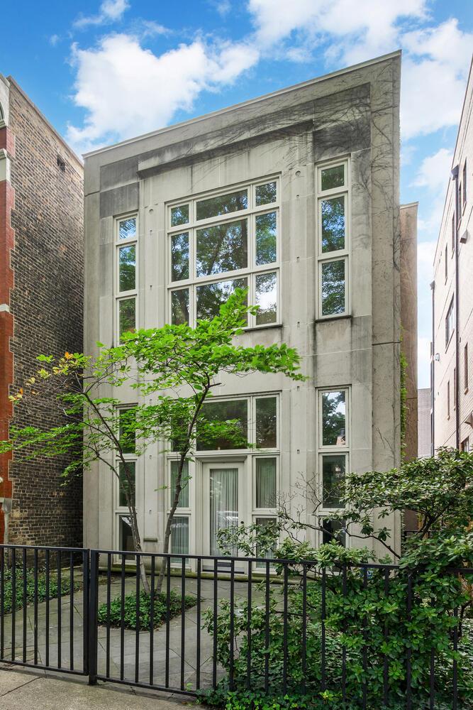 2214 N Burling St., Chicago, IL 60614