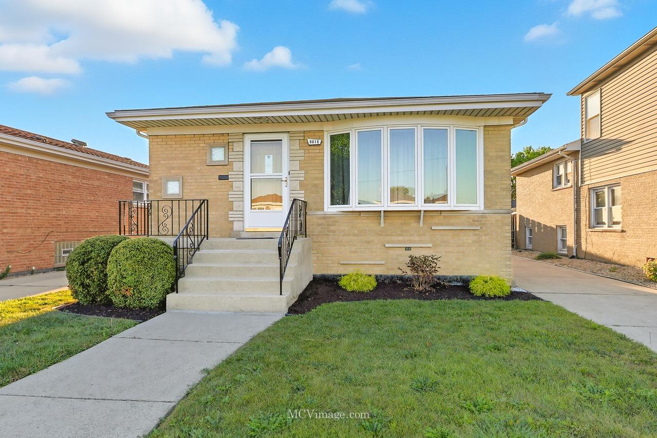 8618 S Kolmar Ave., Chicago, IL 60652