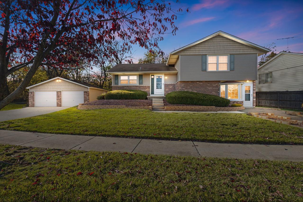 18208 Fountainbleau Dr., Hazel Crest, IL 60429