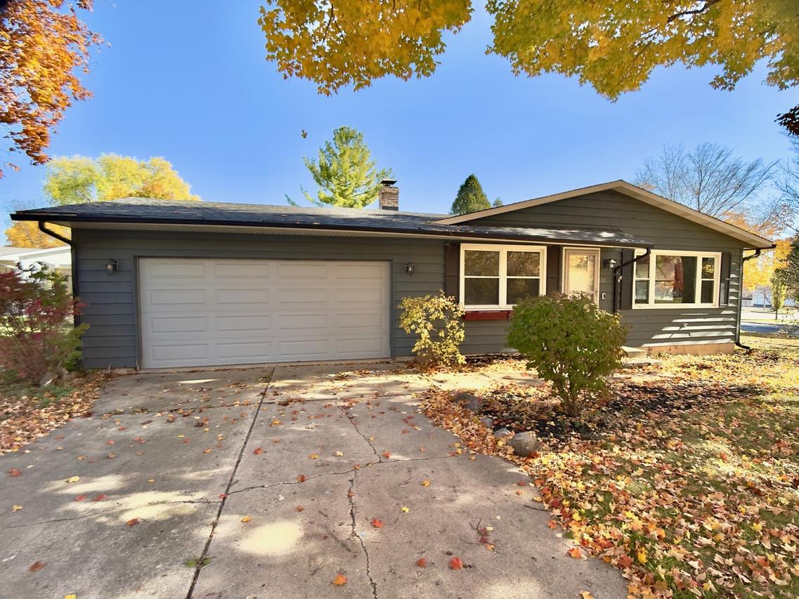 1807 Forrest Blvd., St. Charles, IL 60174