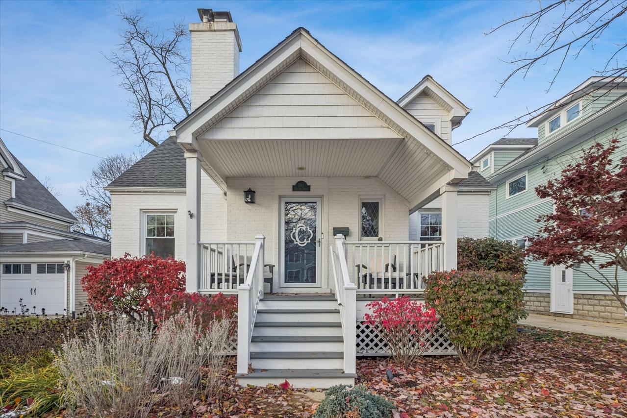 580 Hillside Ave., Glen Ellyn, IL 60137
