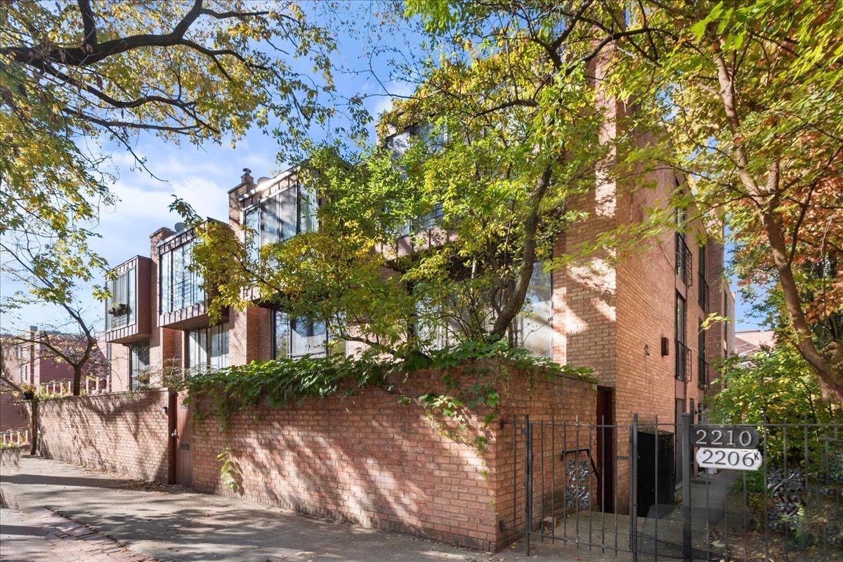 2208 N Burling St., Chicago, IL 60614