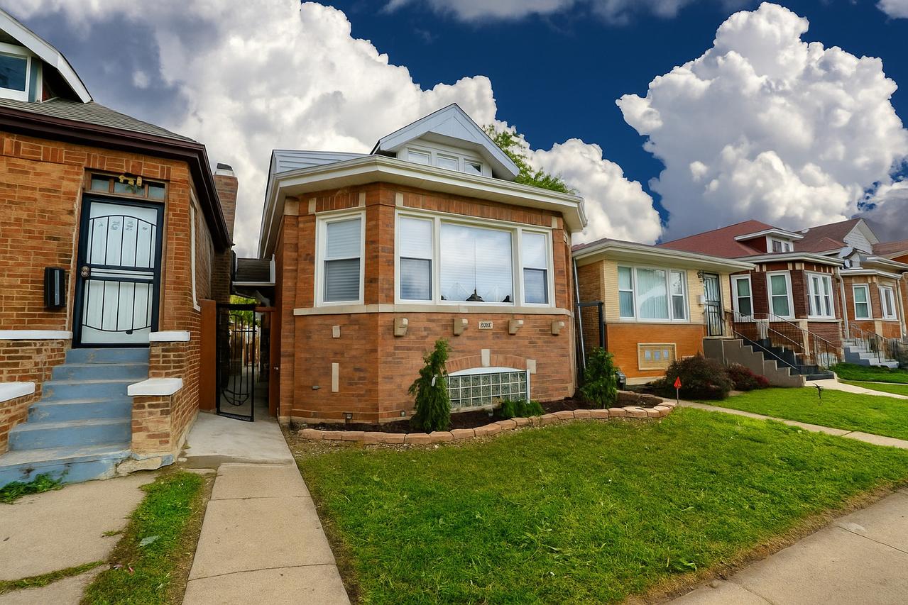 8734 S Honore St., Chicago, IL 60620
