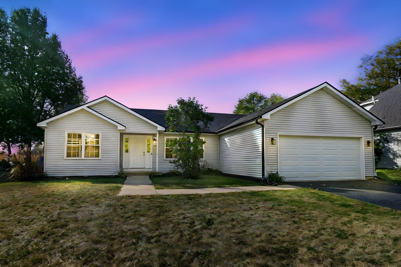 220 W Ashton Dr., Maple Park, IL 60151