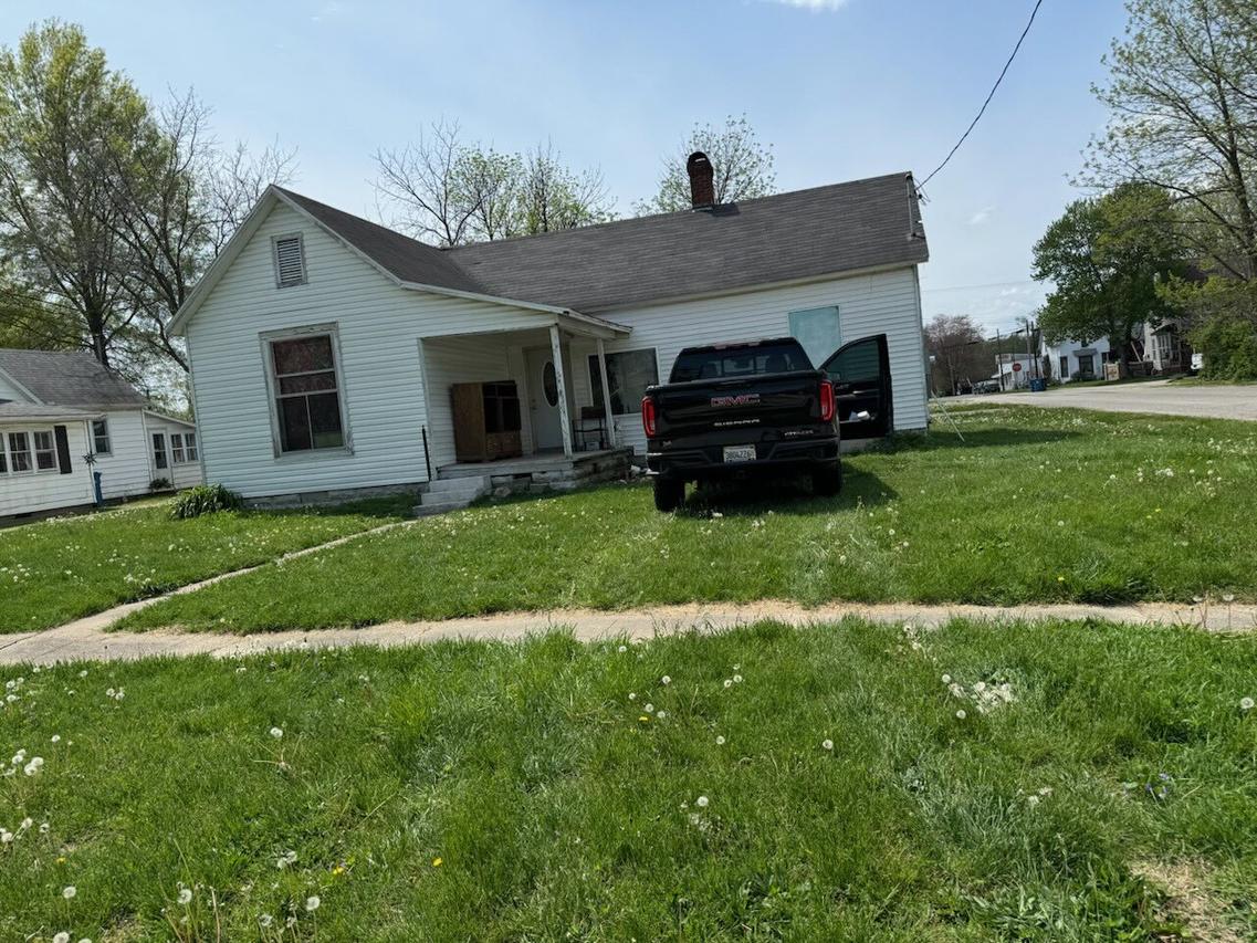 801 S Franklin St., Robinson, IL 62454