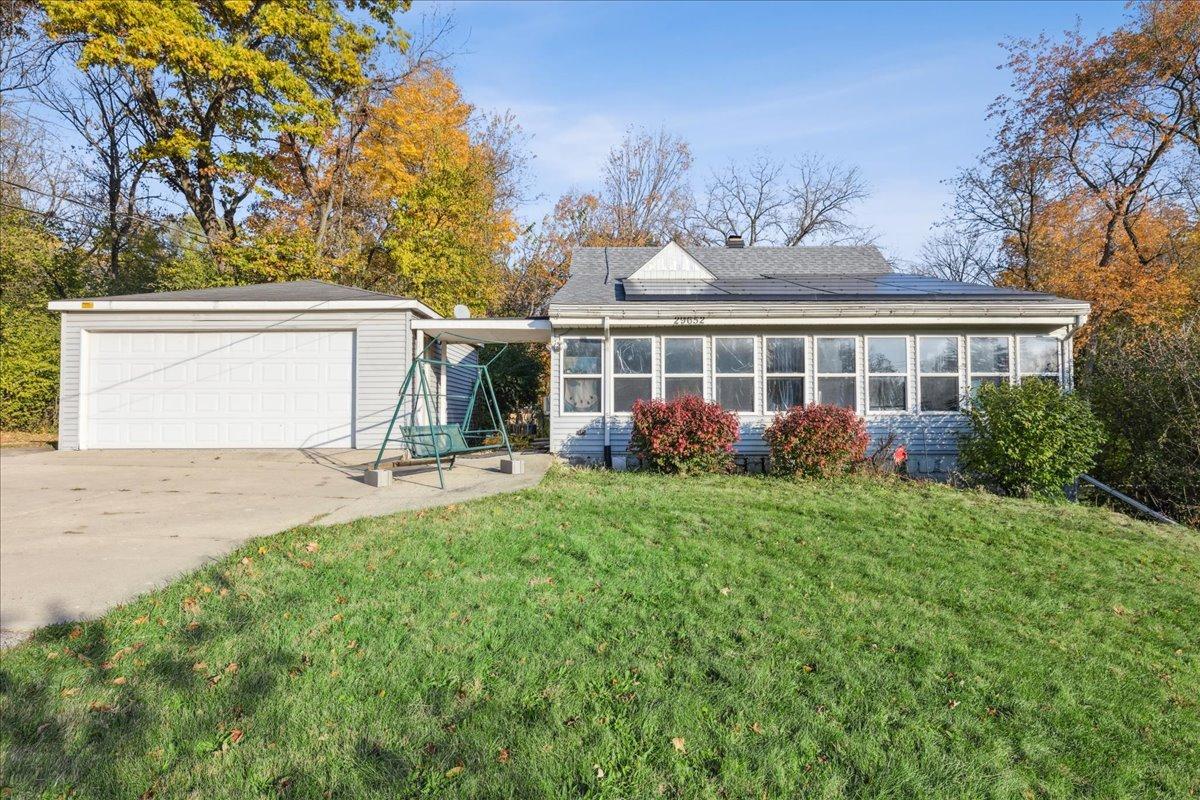 29652 W Roberts Rd., Island Lake, IL 60042