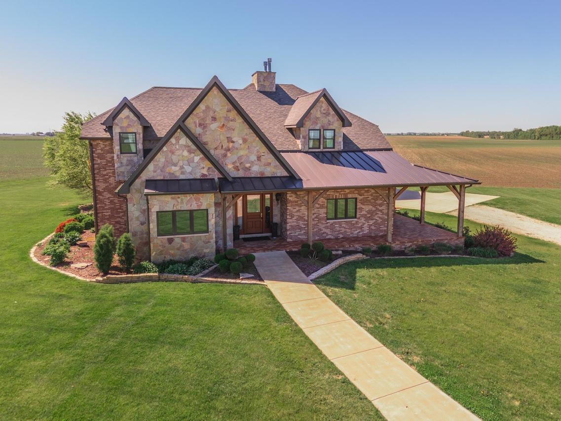 14431 E 2400 North Rd., Hudson, IL 61748