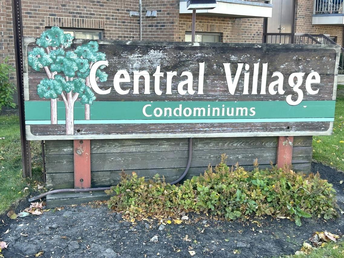 709 W Central Rd. #C5, Mount Prospect, IL 60056