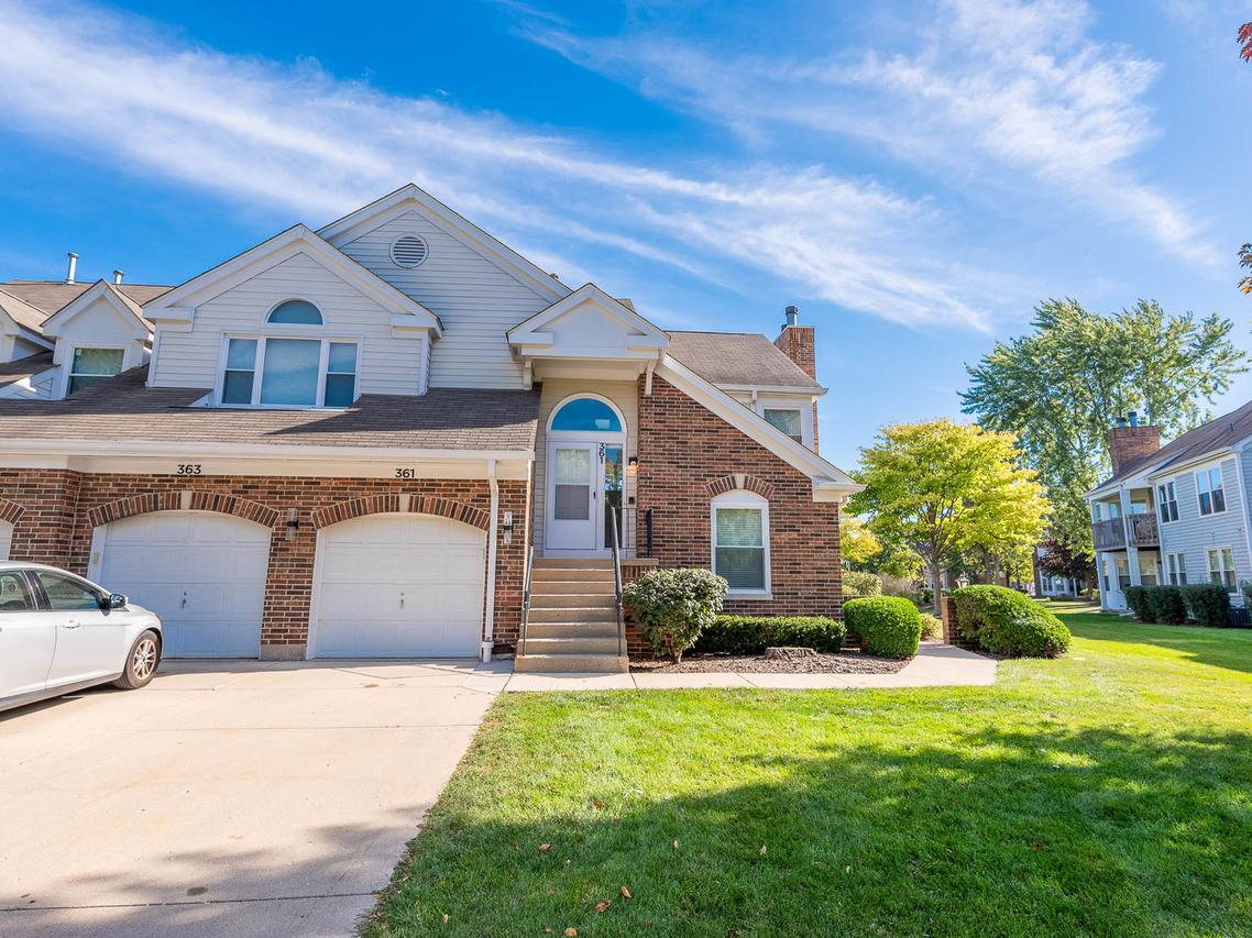 361 Willow Pkwy. #23-4, Buffalo Grove, IL 60089