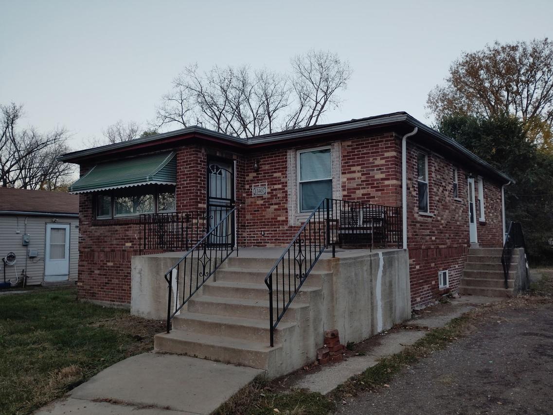 13407 Monticello Ave., Robbins, IL 60472
