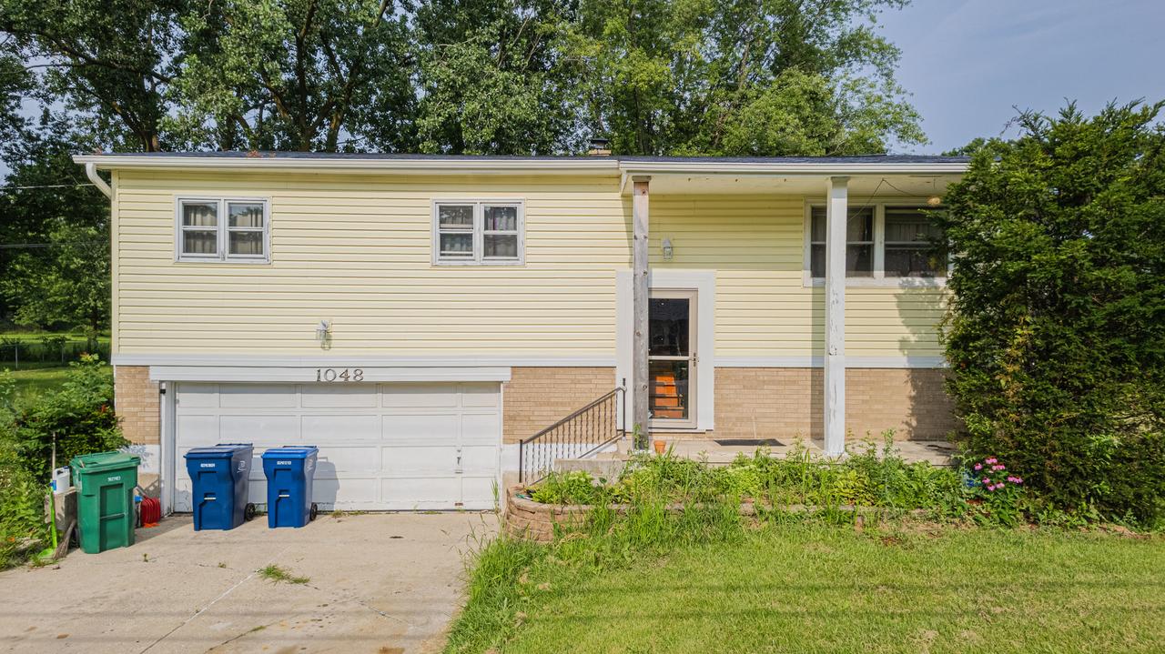 1048 Belle Plaine Ave., Gurnee, IL 60031