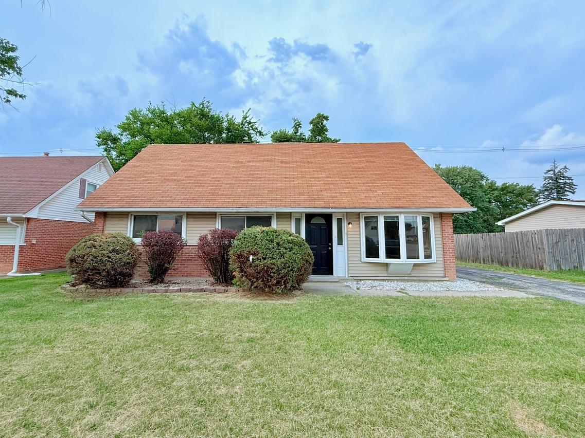 163 W Raye Dr., Chicago Heights, IL 60411