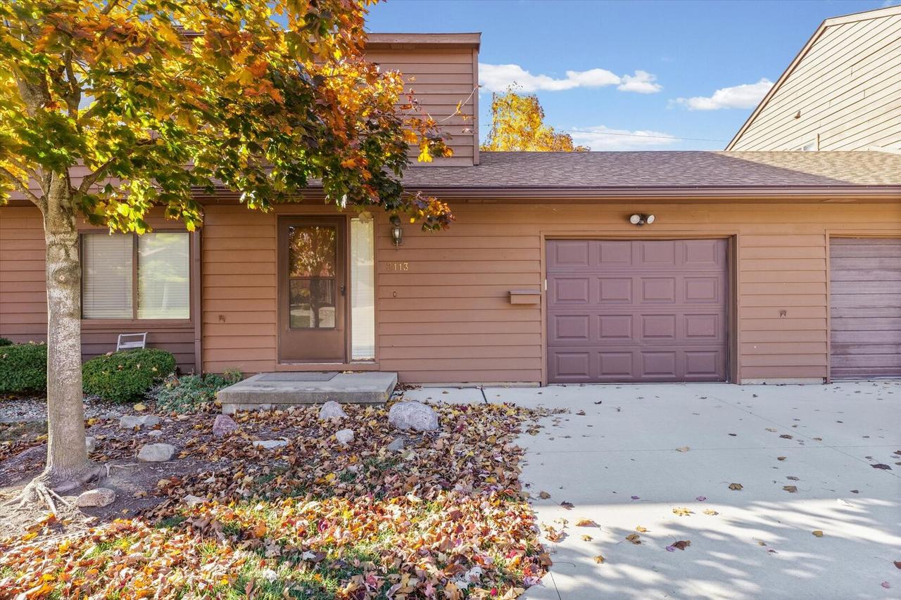 2113 Sunview Dr., Champaign, IL 61821