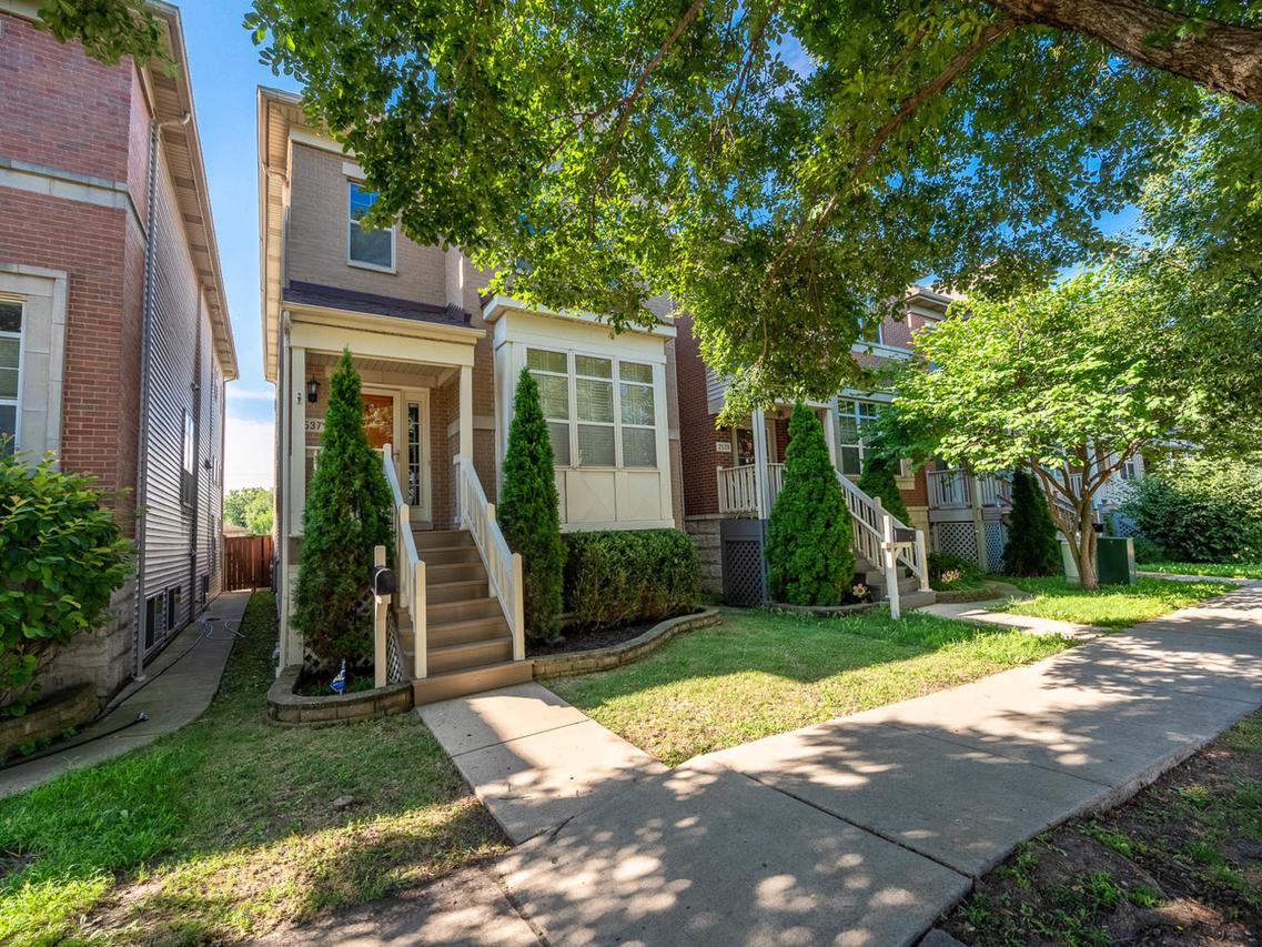 2537 W Grenshaw St., Chicago, IL 60612
