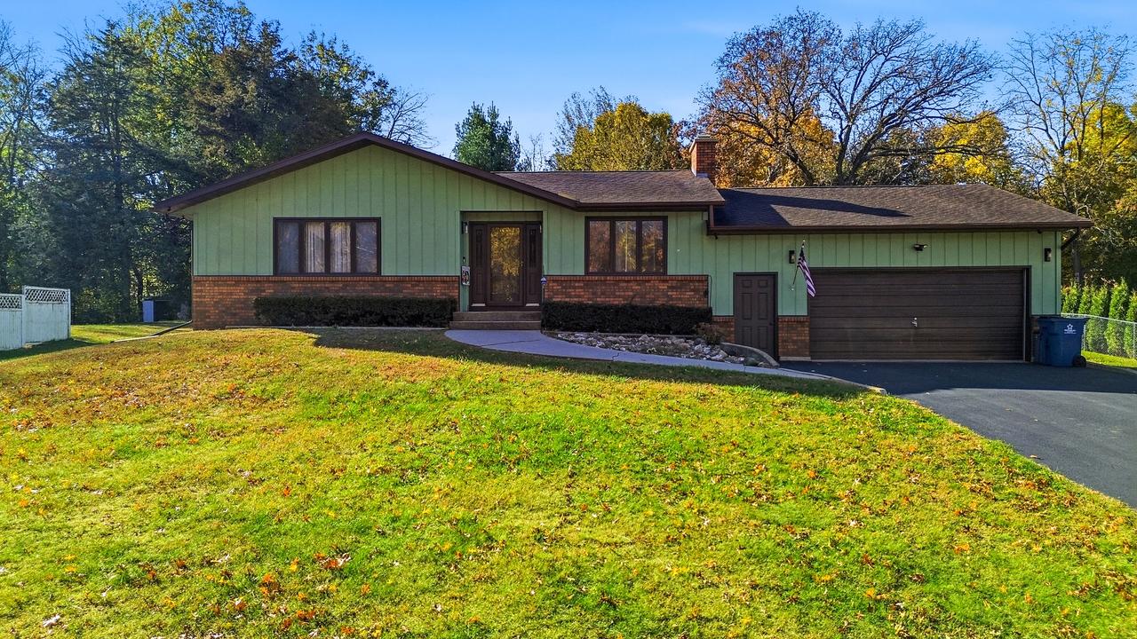 2235 Center Ln., Dixon, IL 61021