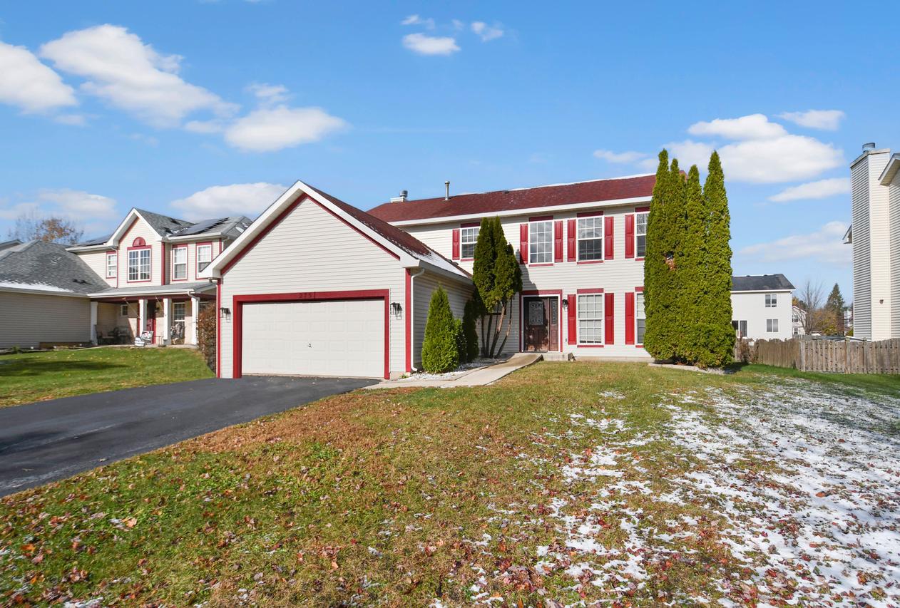 275 Clifton Ln., Bolingbrook, IL 60440