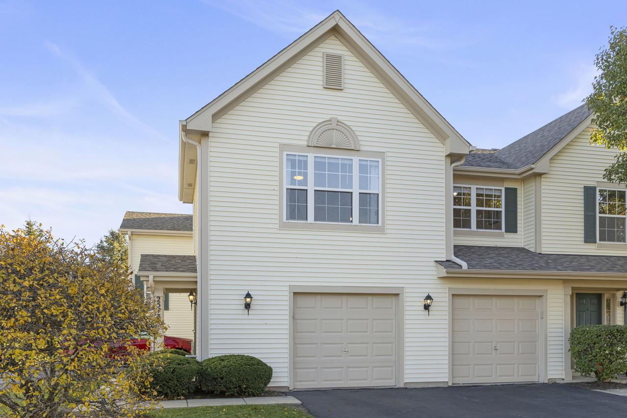 2513 Dickens Dr., Aurora, IL 60503