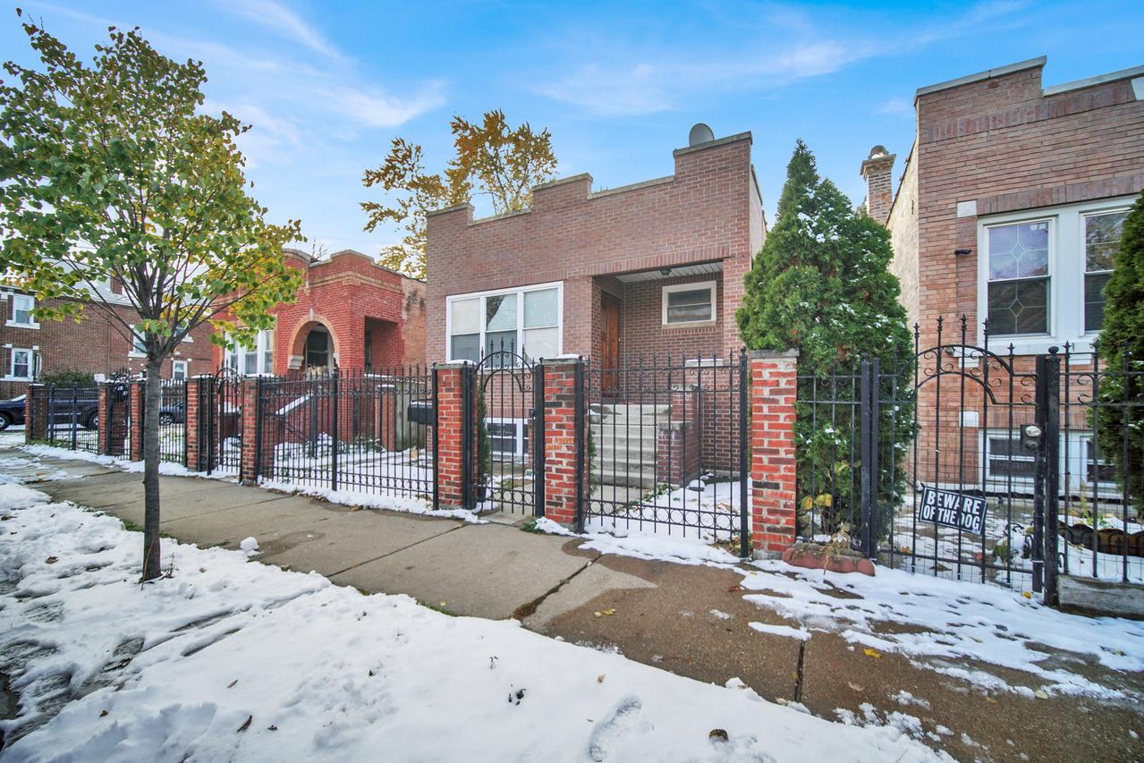 2854 S Central Park Ave., Chicago, IL 60623
