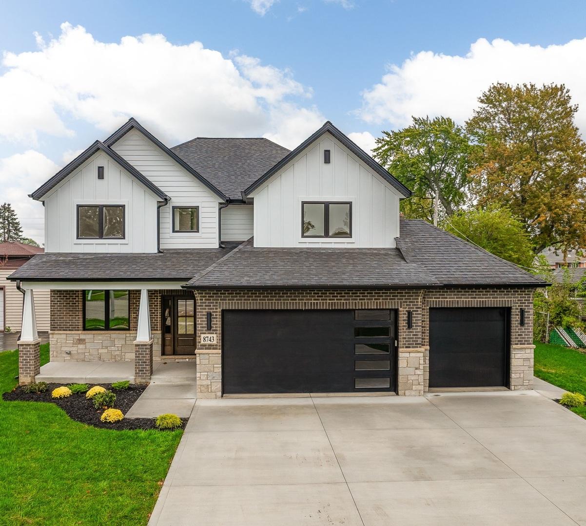 8743 Austin Ave., Oak Lawn, IL 60453