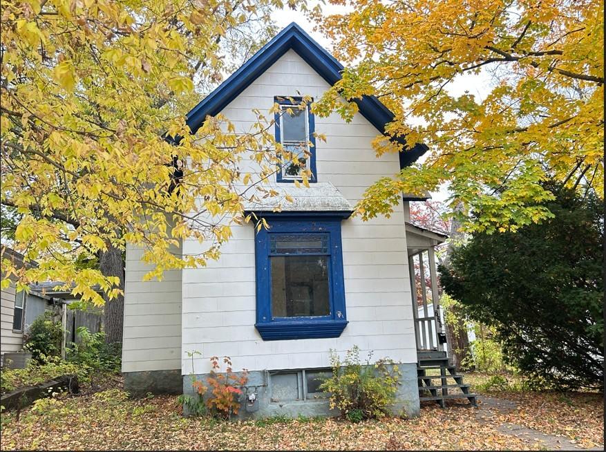 725 Davis St., Rockford, IL 61107