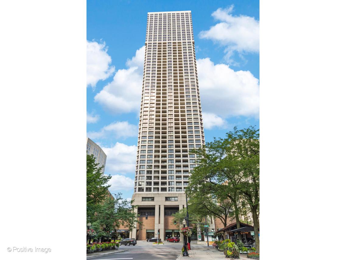 1030 N State St. #21K, Chicago, IL 60610